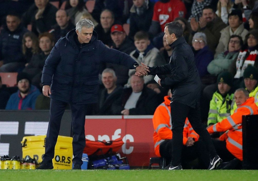 Jose Mourinho'dan çok konuşulan hareket! Hatasını anladı özür diledi