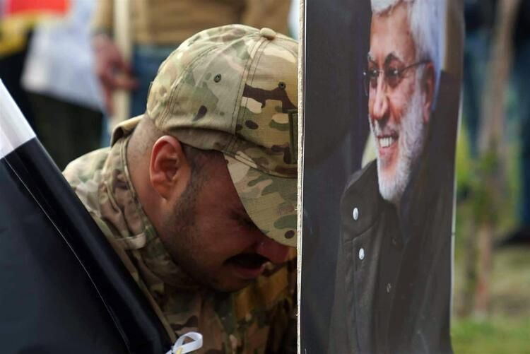 Kasım Süleymani'nin cenazesi uğurlanıyor milyonlar İran sokaklarında
