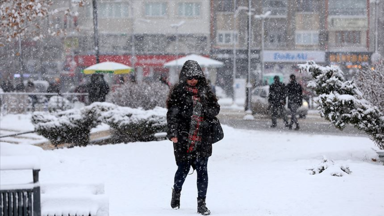 Meteoroloji alarm verdi! Doğuya kar Marmara'da fırtına ve yağış