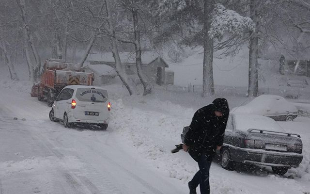 Türkiye beyaza büründü On şehirde eğitime kar tatili