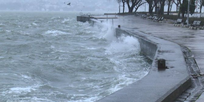 İstanbul'da 2 gündür devam eden fırtına ne zaman bitecek?