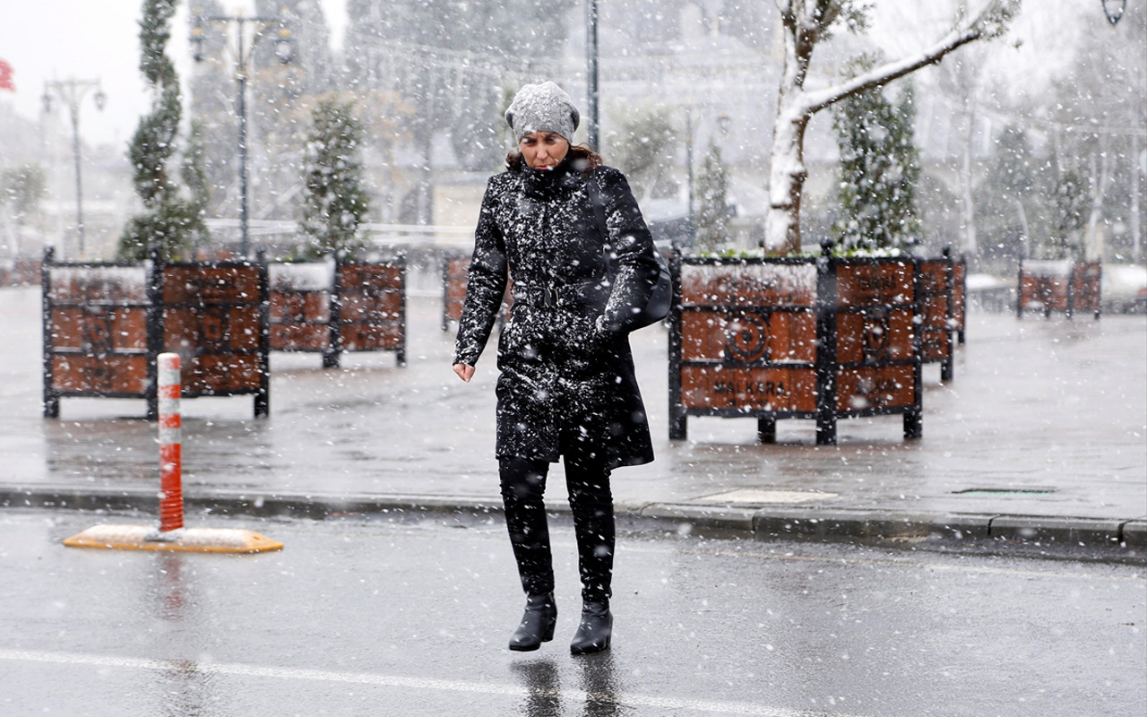 Kar ve tipi yolları kapattı! Yarın meteoroloji 21 ile yoğun kar alarmı verdi