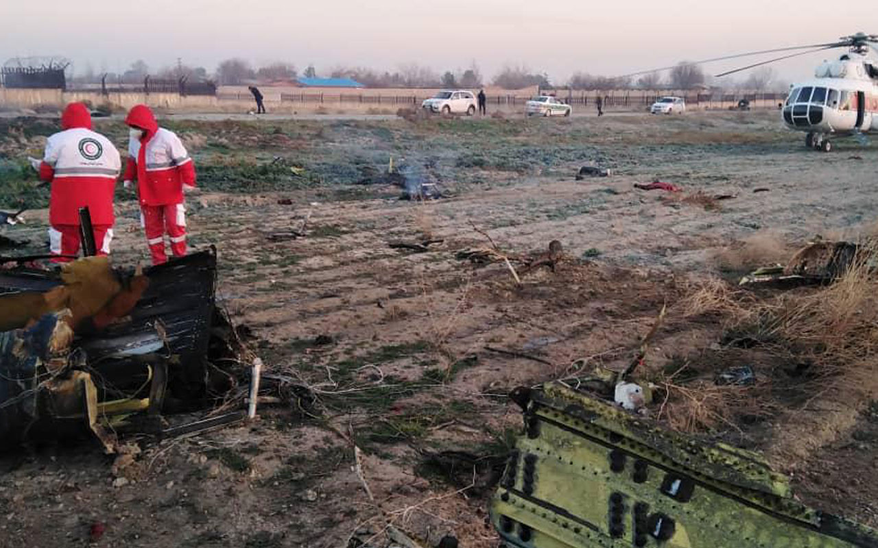 İran'da Ukrayna Havayollarına ait yolcu uçağı düştü! Gündüz görüntüleri