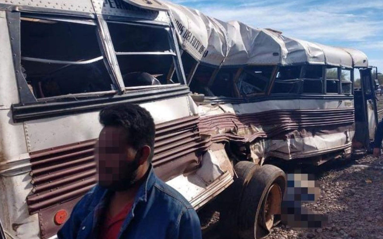 Meksika'da yük treni otobüse çarptı: 7 ölü, 32 yaralı
