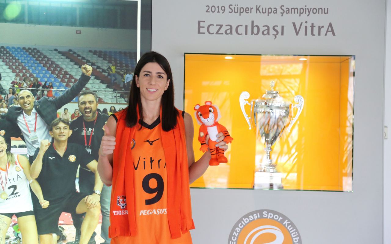 Merve Dalbeler yeniden Eczacıbaşı VitrA'da