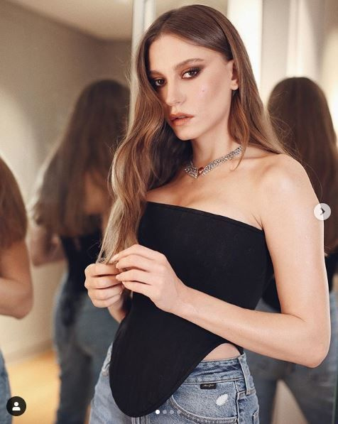 Demet Akalın Serenay Sarıkaya'nın pozlarına 'Yüzyılın Yıldızısın' yorumu olay!