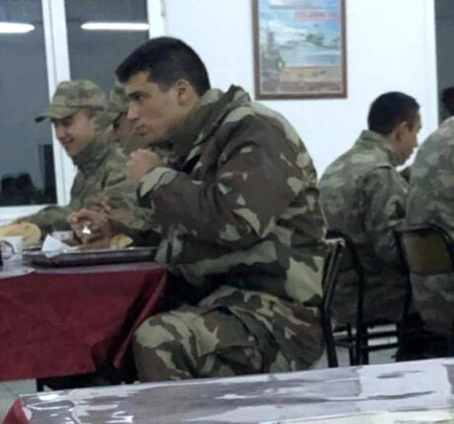 Can Yaman'ın İzmir'e askere gittikten sonraki ilk pozları geldi! Olay fotoğraflar