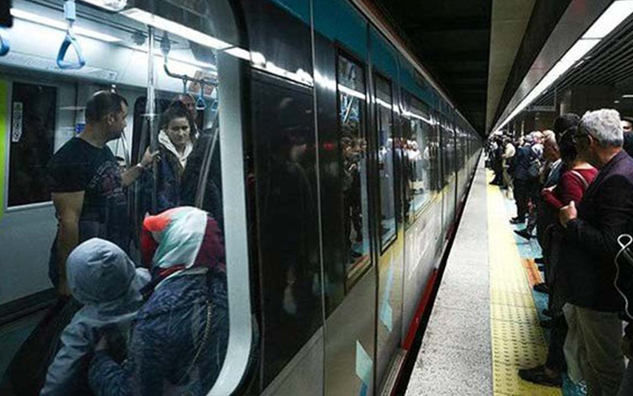 İstanbul'da deprem sonrasında ‘metro istasyonunu terk edin’ anonsu