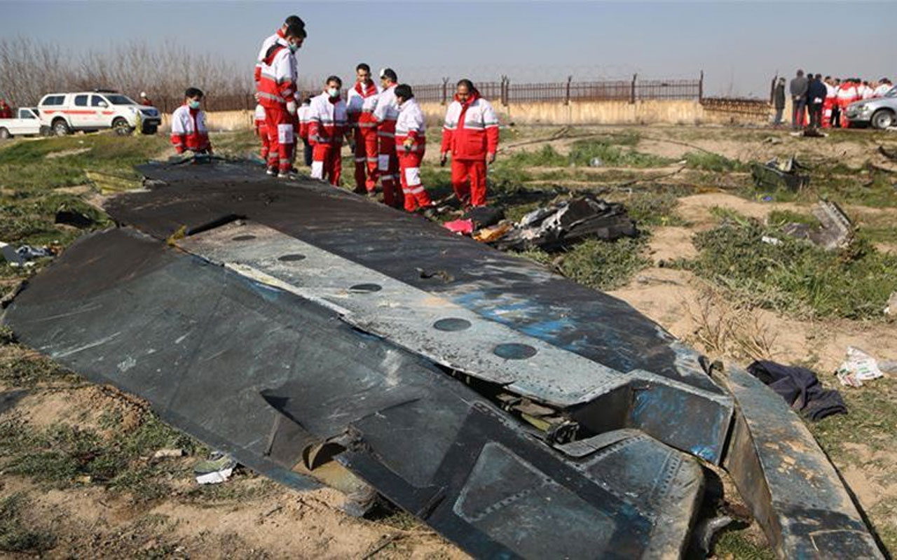İran ordusu Ukrayna yolcu uçağının insani hatayla vurulduğunu açıkladı
