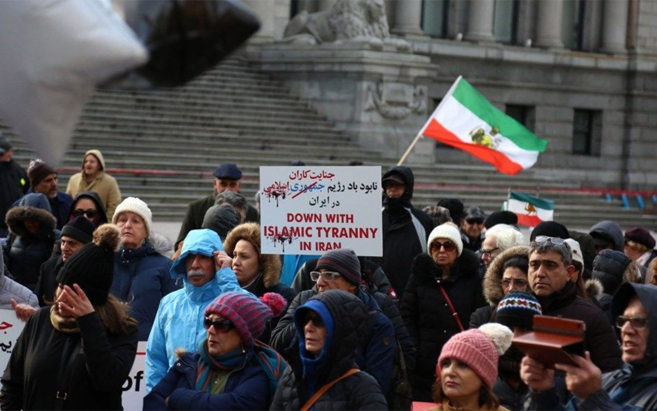 Kanada'da İran karşıtı gösteriden çarpıcı fotoğraflar