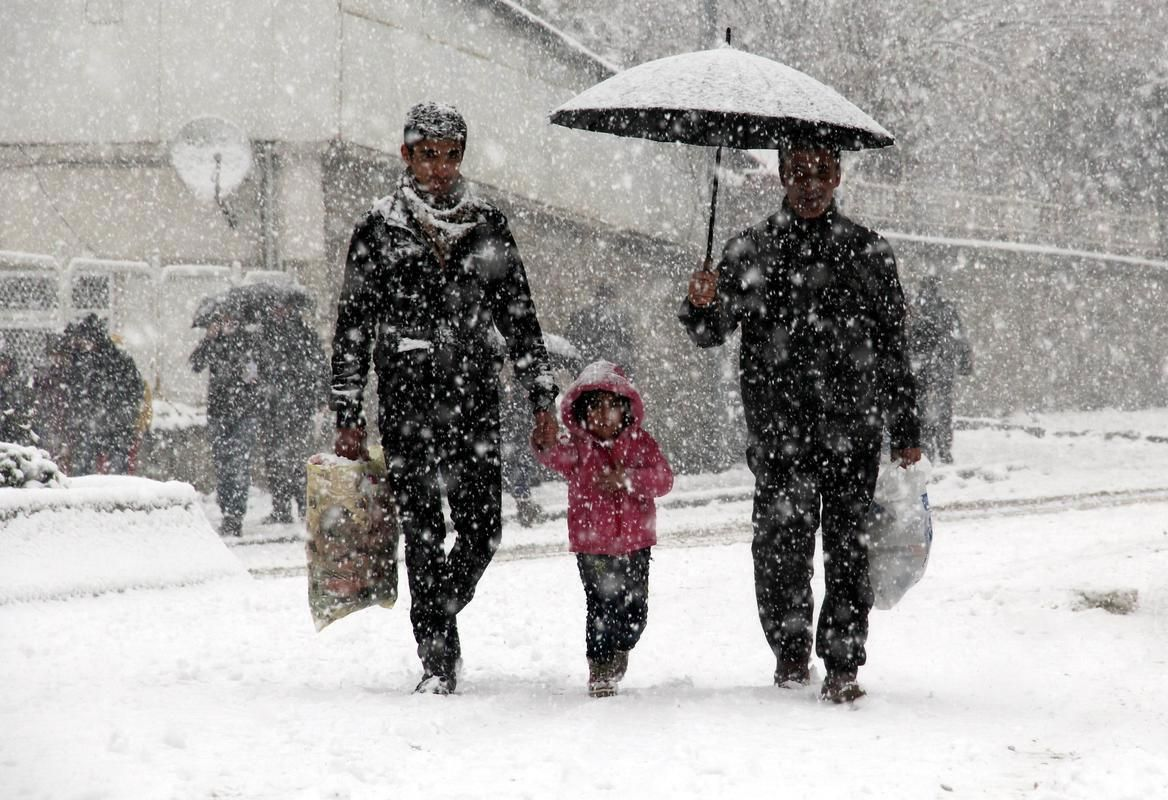 Asıl kış şimdi başlıyor! Çok kuvvetli kar geliyor İstanbul'da listeye girdi