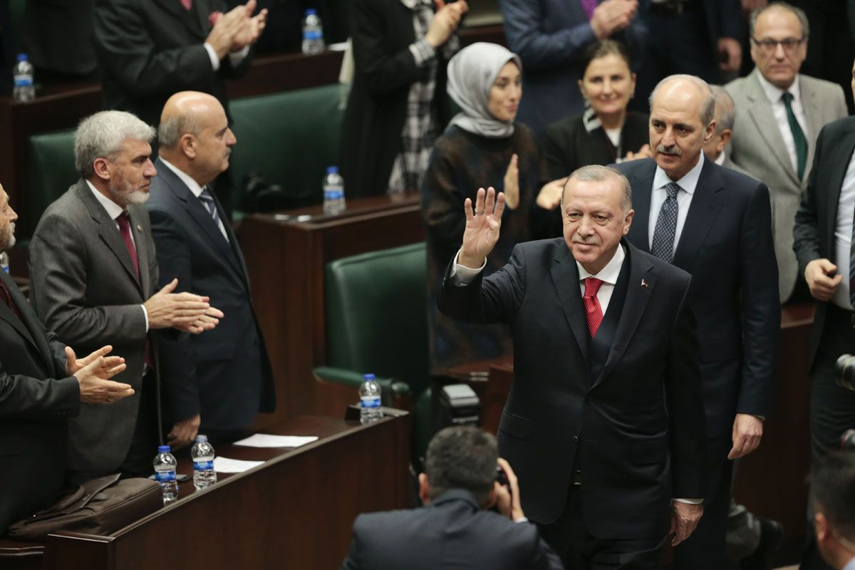 Erdoğan kürsüye davet etti AK Parti grubu şehit kızını ayakta alkışladı