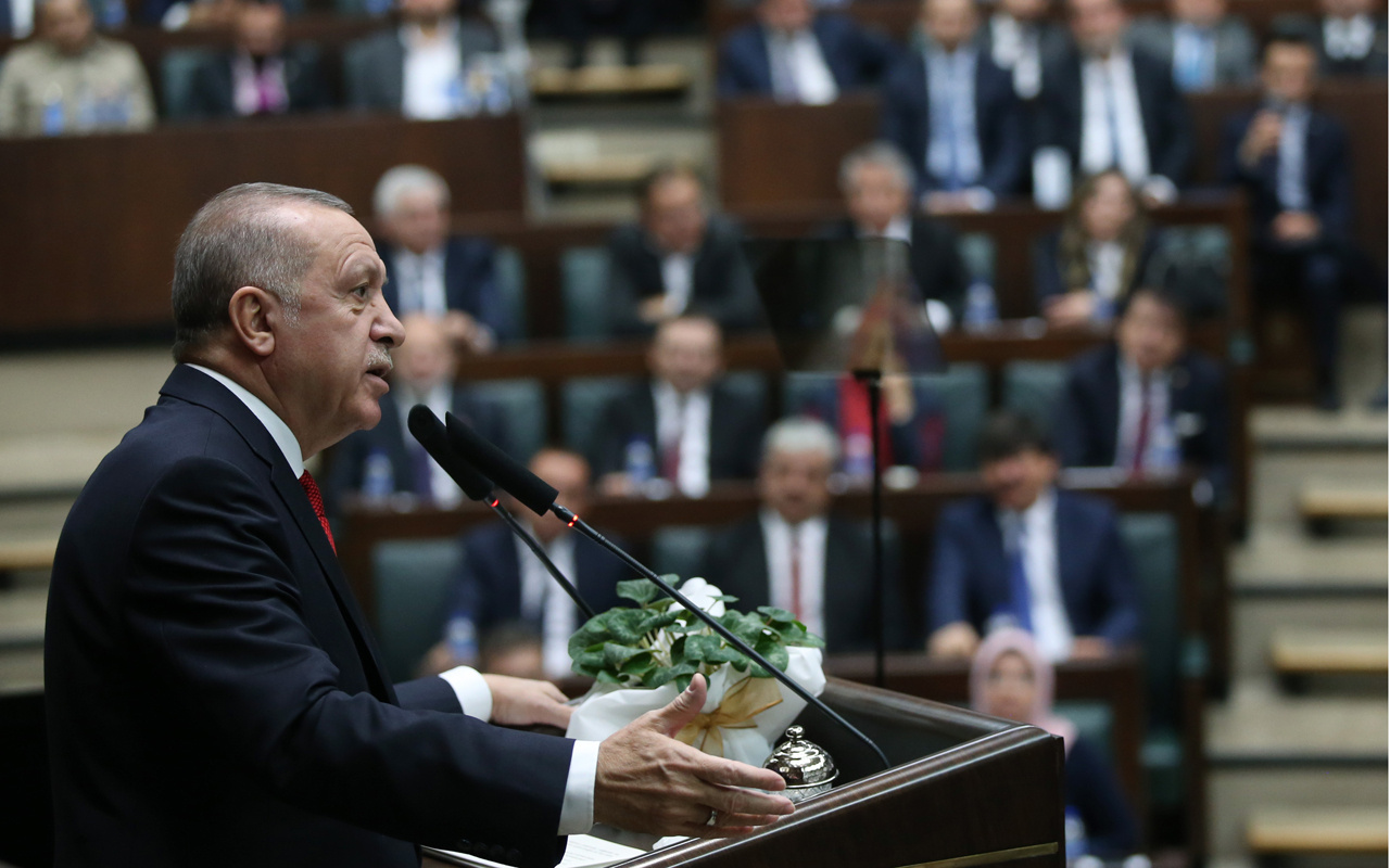 Erdoğan, CHP liderini topa tuttu ve AK Partili vekillere bağış talimatı