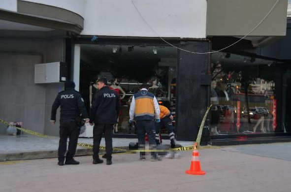 Olay yeri Adana! 10'uncu kattan yere çakılan kadın feci şekilde can verdi