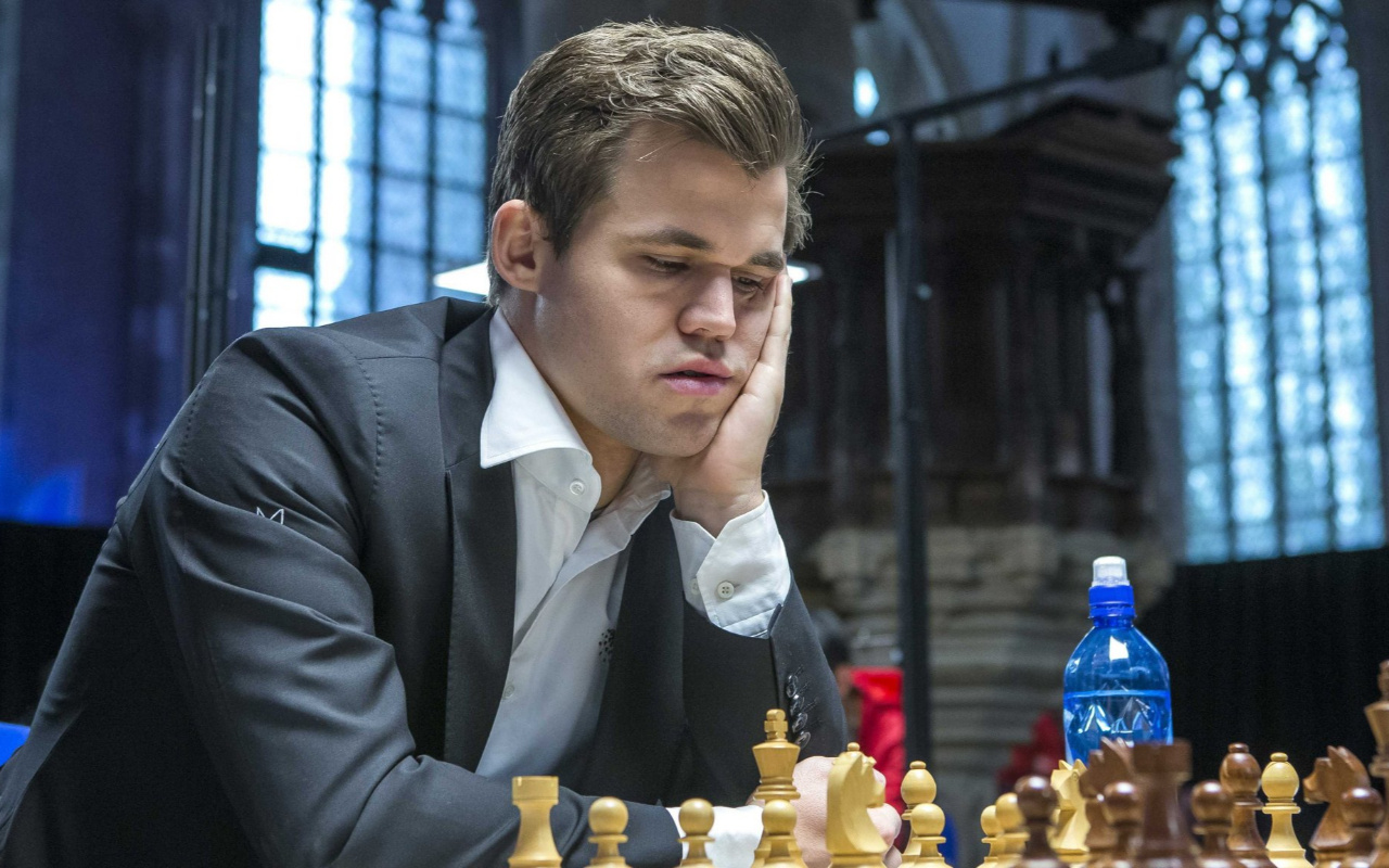 Magnus Carlsen satranç tarihine geçti