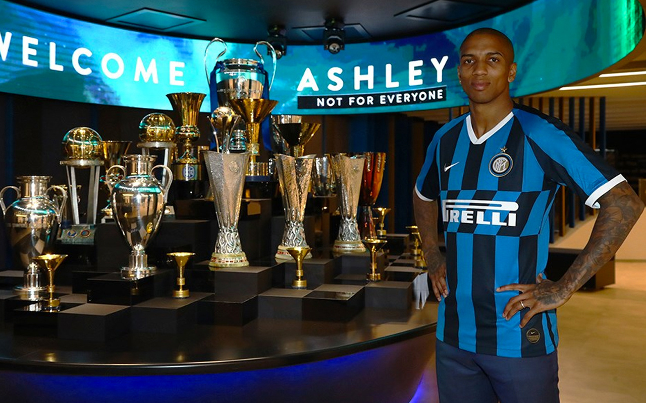 Ashley Young resmen Inter'de