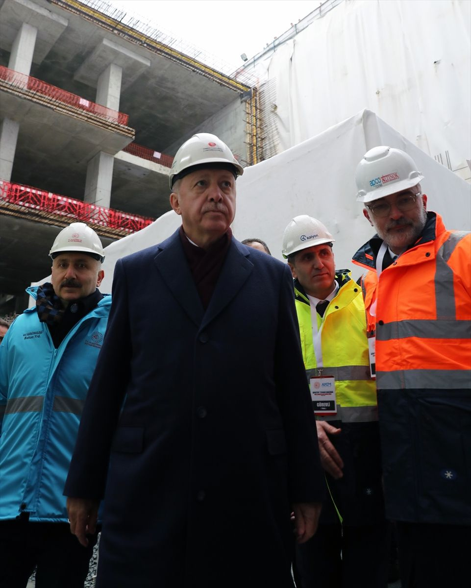 İstanbul Havalimanı'na gidecek olan metronun ilk kaynağını Erdoğan yaptı