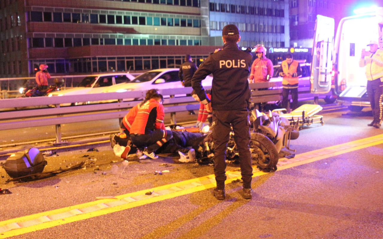 İstanbul Mecidiyeköy'de motosiklet metrobüsle çarpıştı 3 yaralı