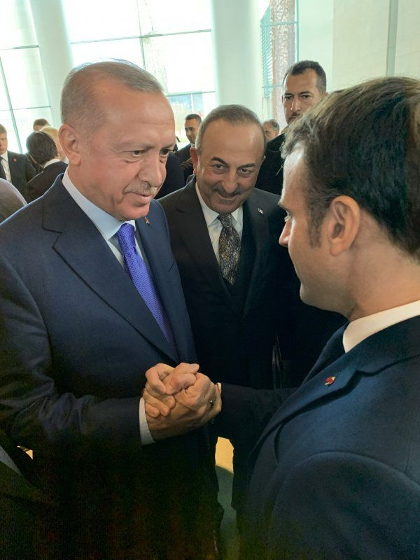 Cumhurbaşkanı Erdoğan ve Macron'dan samimi pozlar