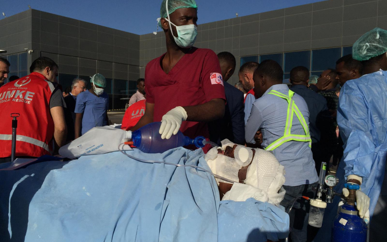 Somali'deki yaralıları Türkiye'ye getirecek uçak Mogadişu'ya indi