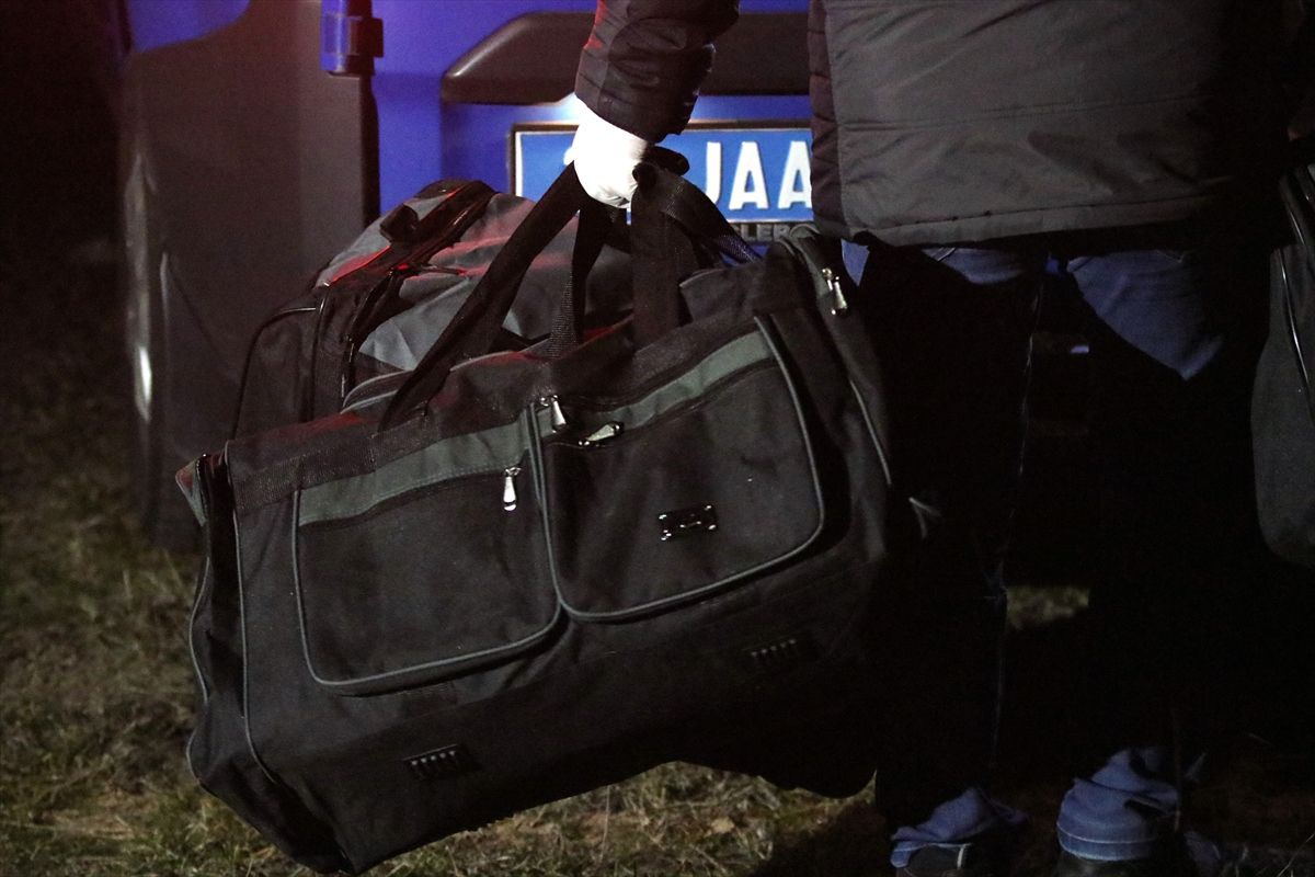 Kırklareli'nde planörden atıldığı iddia edilen 6 çantada uyuşturucu madde bulundu