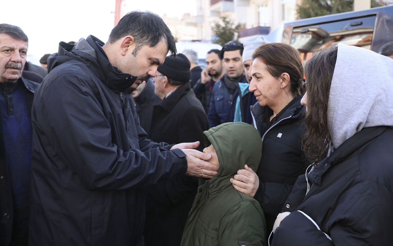 Murat Kurum incelemelerde bulunurken yan yatan bina salladı