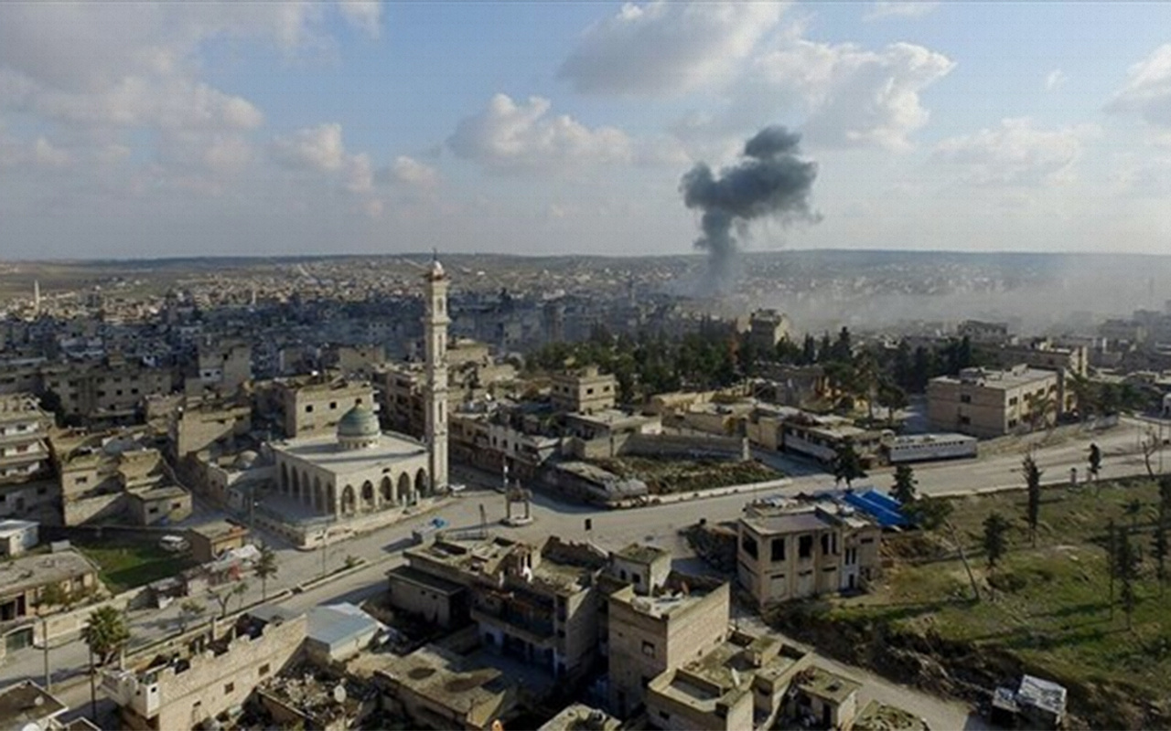 Suriye ordusu İdlib'in en büyük ilçesi Maarratünnuman'ı ele geçirdi
