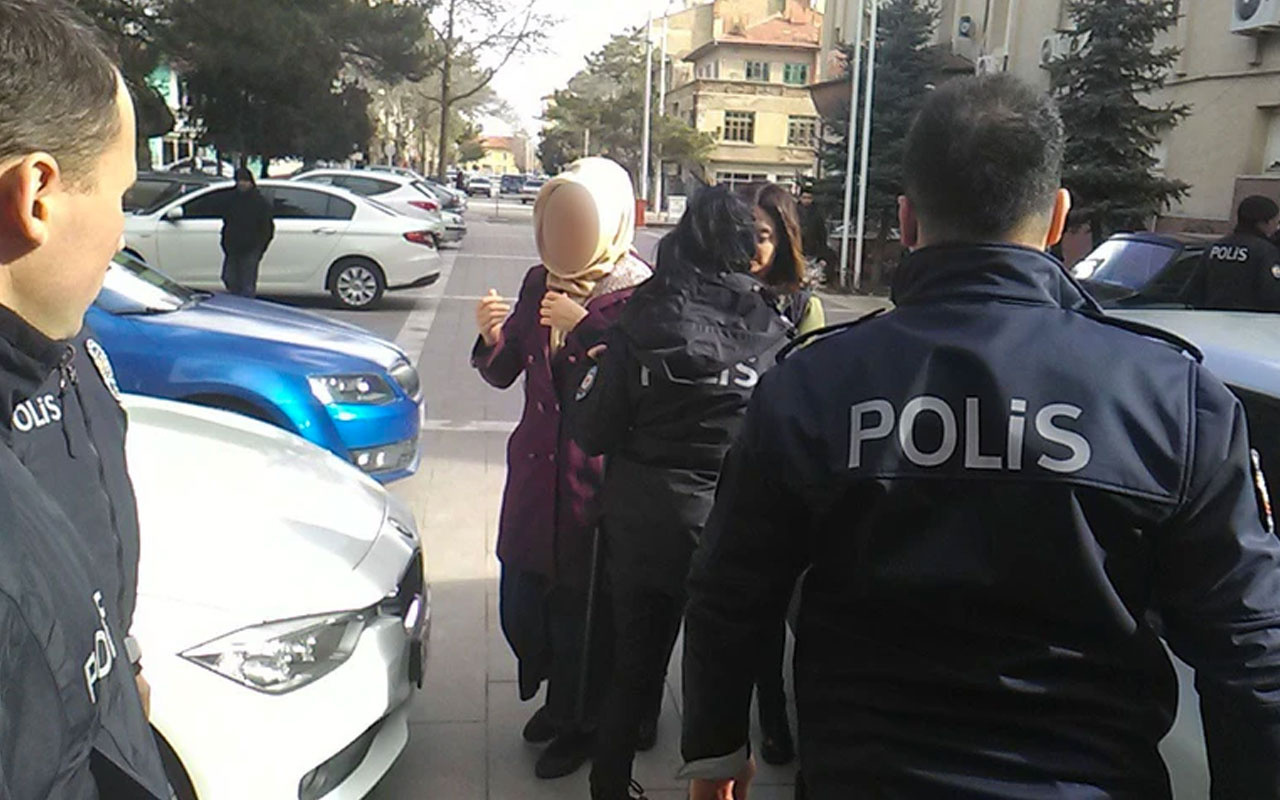 Konya'da bir evli kadın evli sevgilisini tuvalette öldürdü! Şantaj nedeniyle öldürmüş