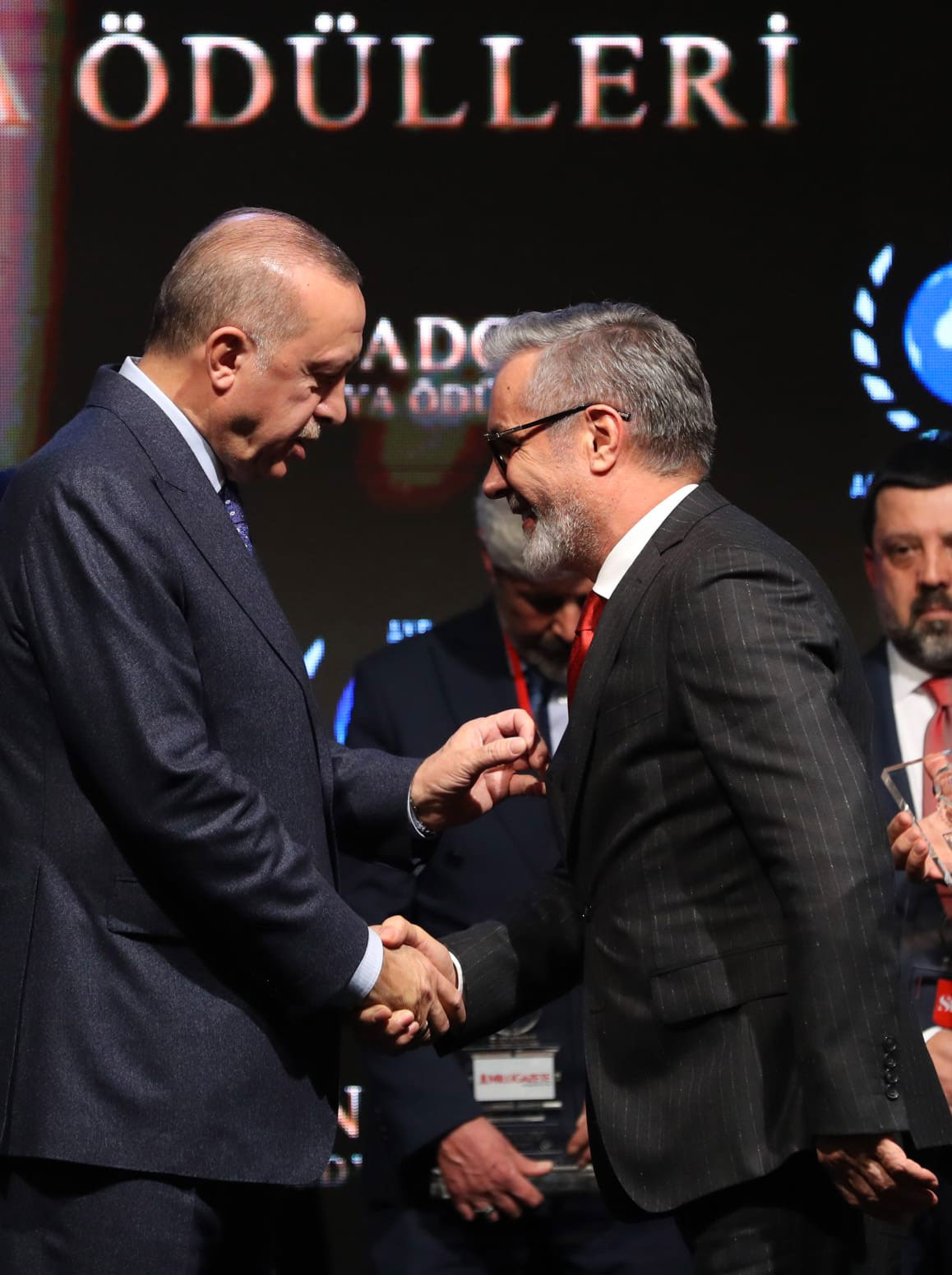 Gazeteciler.com’a yılın en iyi medya haber sitesi ödülü