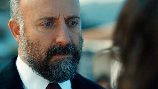 Babil dizisinde Halit Ergenç'in 'Metres' tepkisi son bölüme damga vurdu!