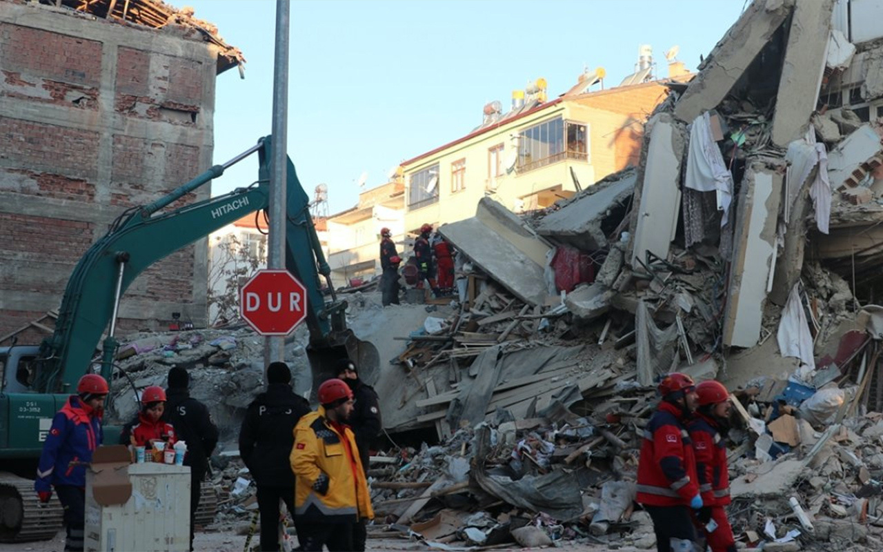 Ünlü deprem uzmanı Prof. Dr. Hasan Sözbilir: Deprem fırtınaları yaşanabilir