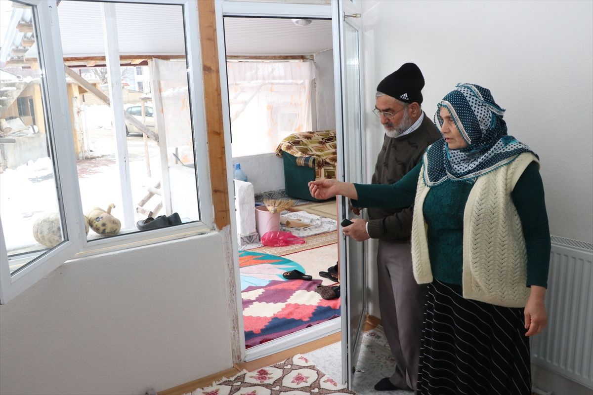 Erzincan'da kar maskesi düşen silahlı soyguncu tutuklandı