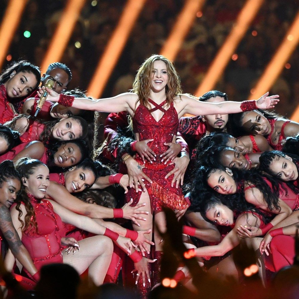 Super Bowl'da Jennifer Lopez ve Shakira'dan dans şov