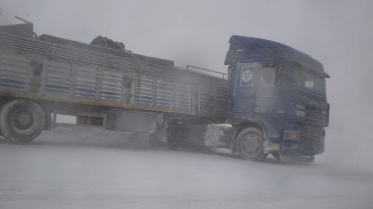 Meteoroloji'den peş peşe uyarı! Yurt genelinde Kar esareti başlıyor