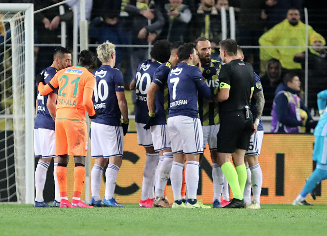 Fenerbahçelileri çıldırtan pozisyona penaltı değil diyen tek isim