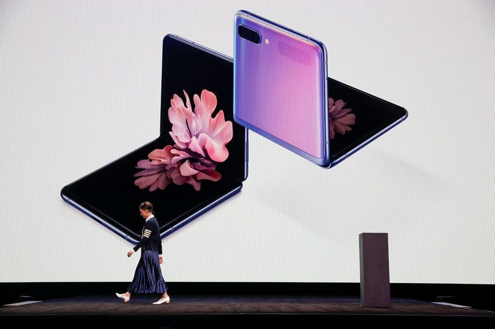Samsung katlanabilir Galaxy Z Flip'in tanıtımını yaptı! İşte özellikleri