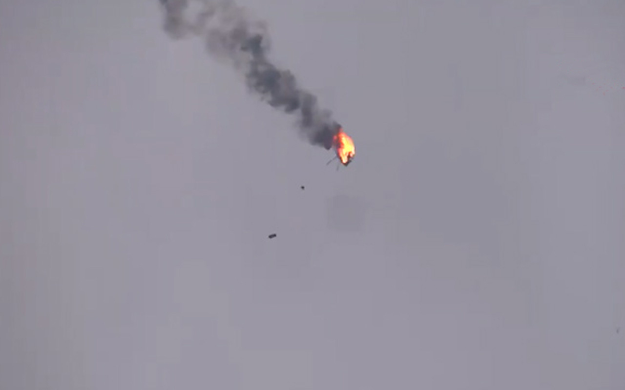 Suriye rejiminin helikopteri işte böyle düşürüldü! Yeni görüntüler