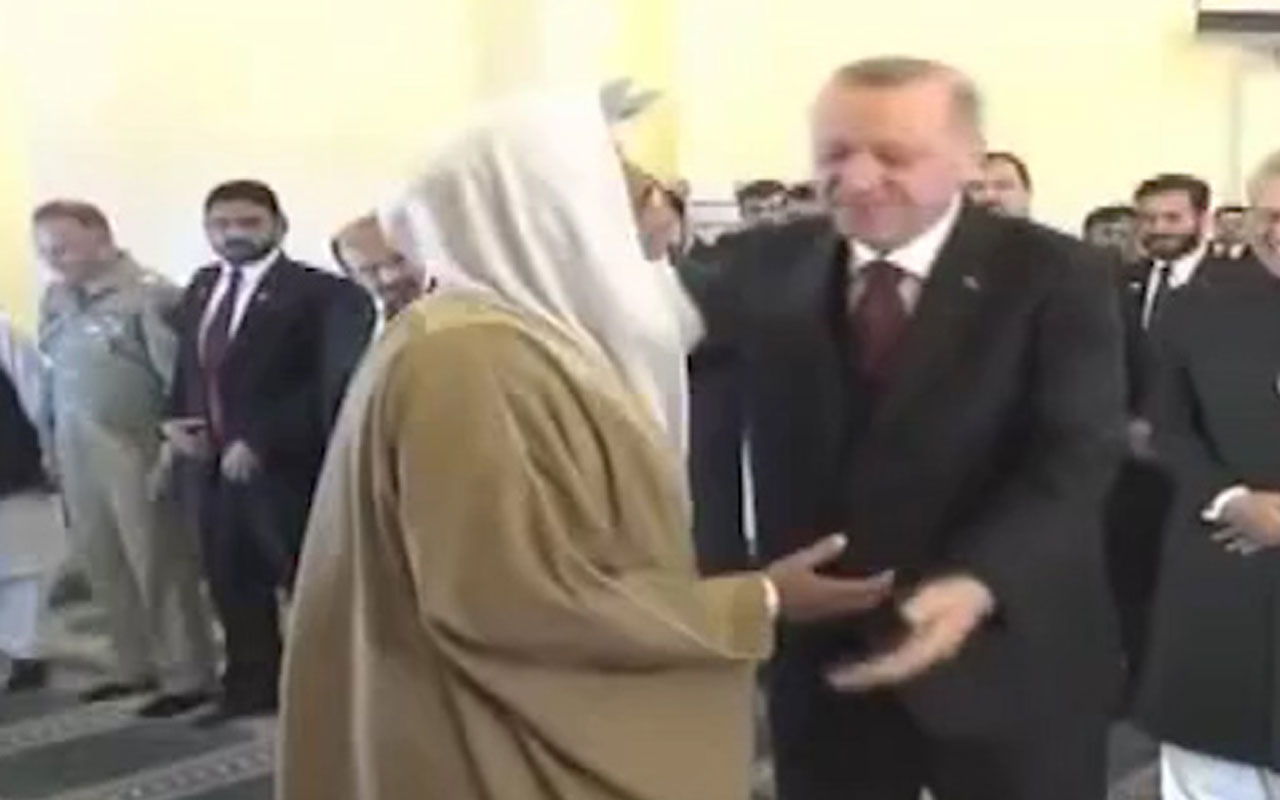 Cumhurbaşkanı Erdoğan ile Pakistanlı imamın gülümseten diyaloğu