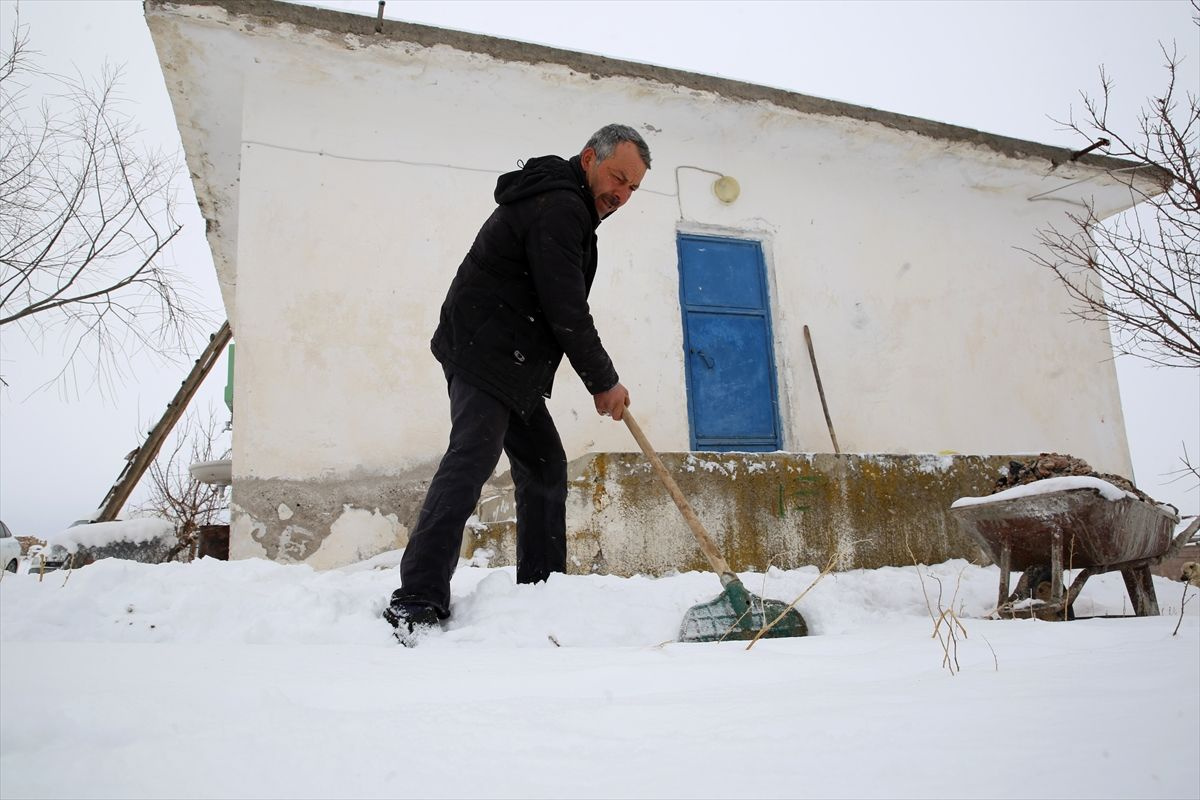 Nevşehir'in Çekme köyünde herkes göç etti o tek başına kaldı