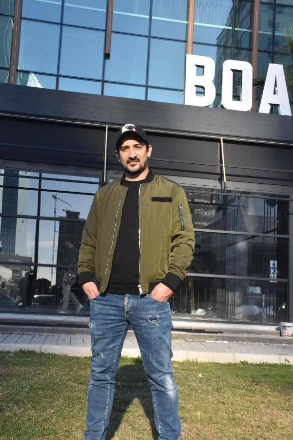 Eski Fenerbahçeli Serhat Akın yeni mekanını MasterChef Cemre Uyanık'a teslim etti