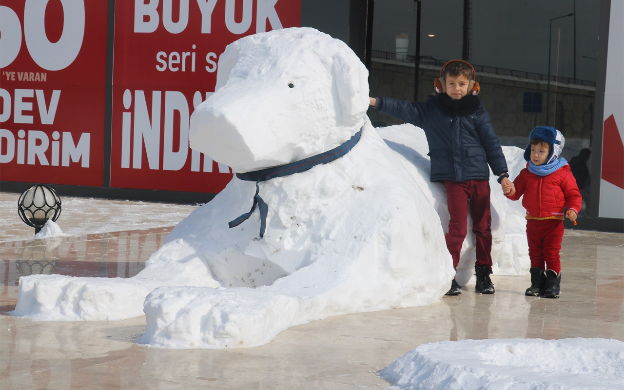 Sivaslının kardan adamı böyle olur