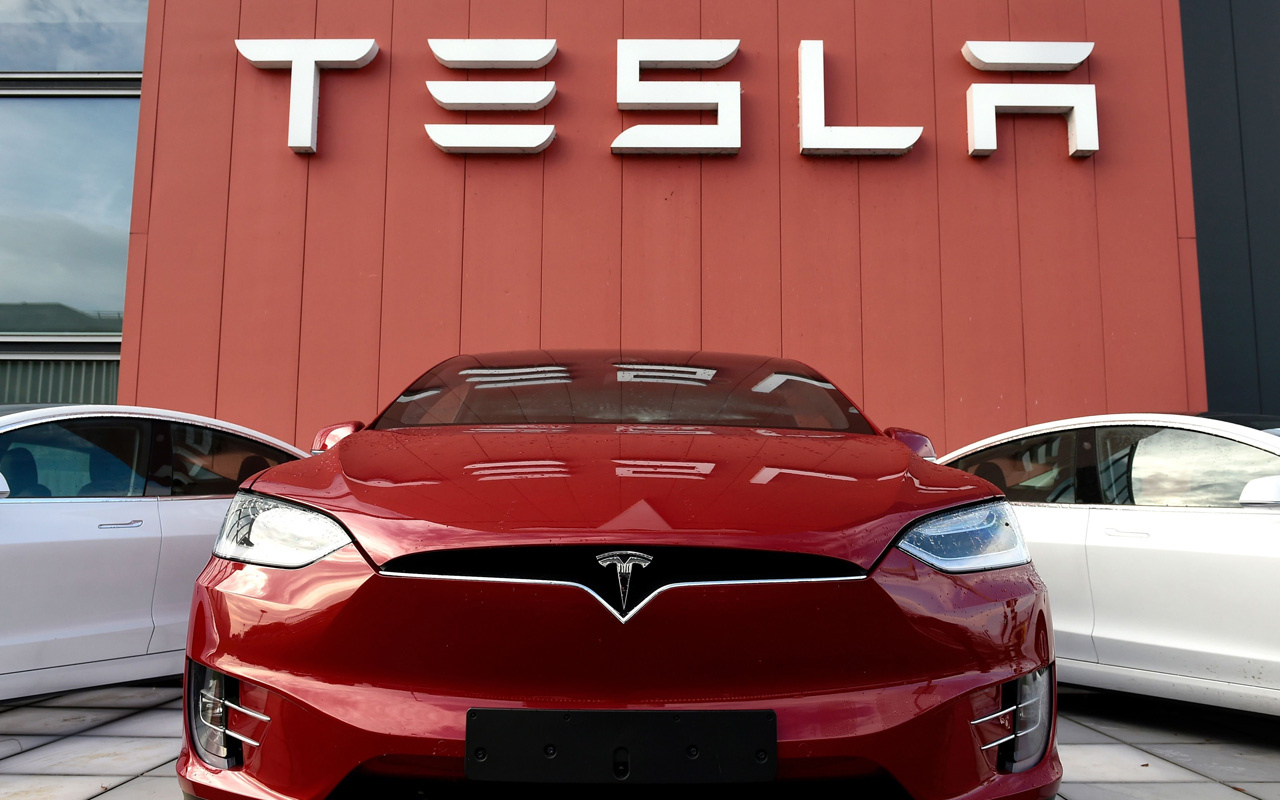 Tesla'nın Almanya'daki fabrika açılışı durduruldu!