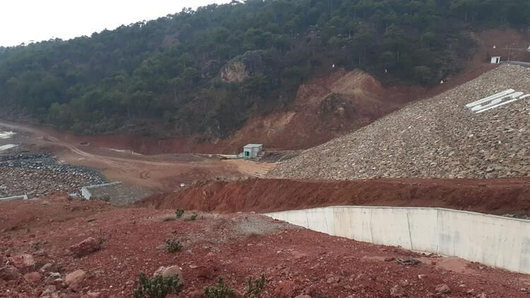 Bahadır Barajı’nda oluşan çatlak sebebiyle 2 köy boşaltıldı