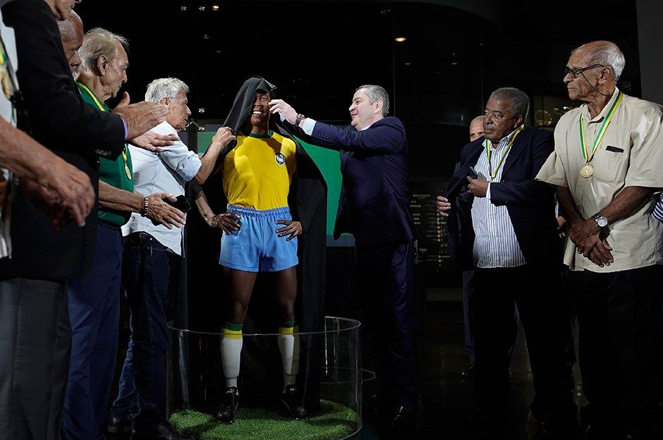 Brezilya'da Pele'nin heykeli açıldı
