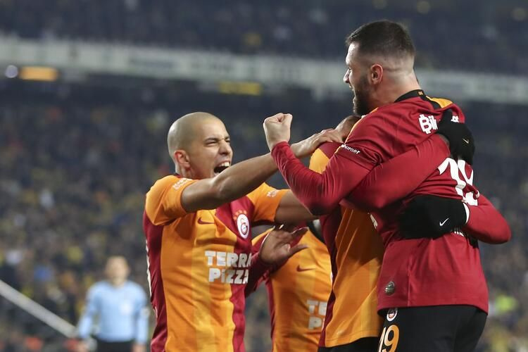 Ryan Donk attığı golle Fenerbahçe-Galatasaray maçında rekor kırdı! Taraftar çıldırdı...