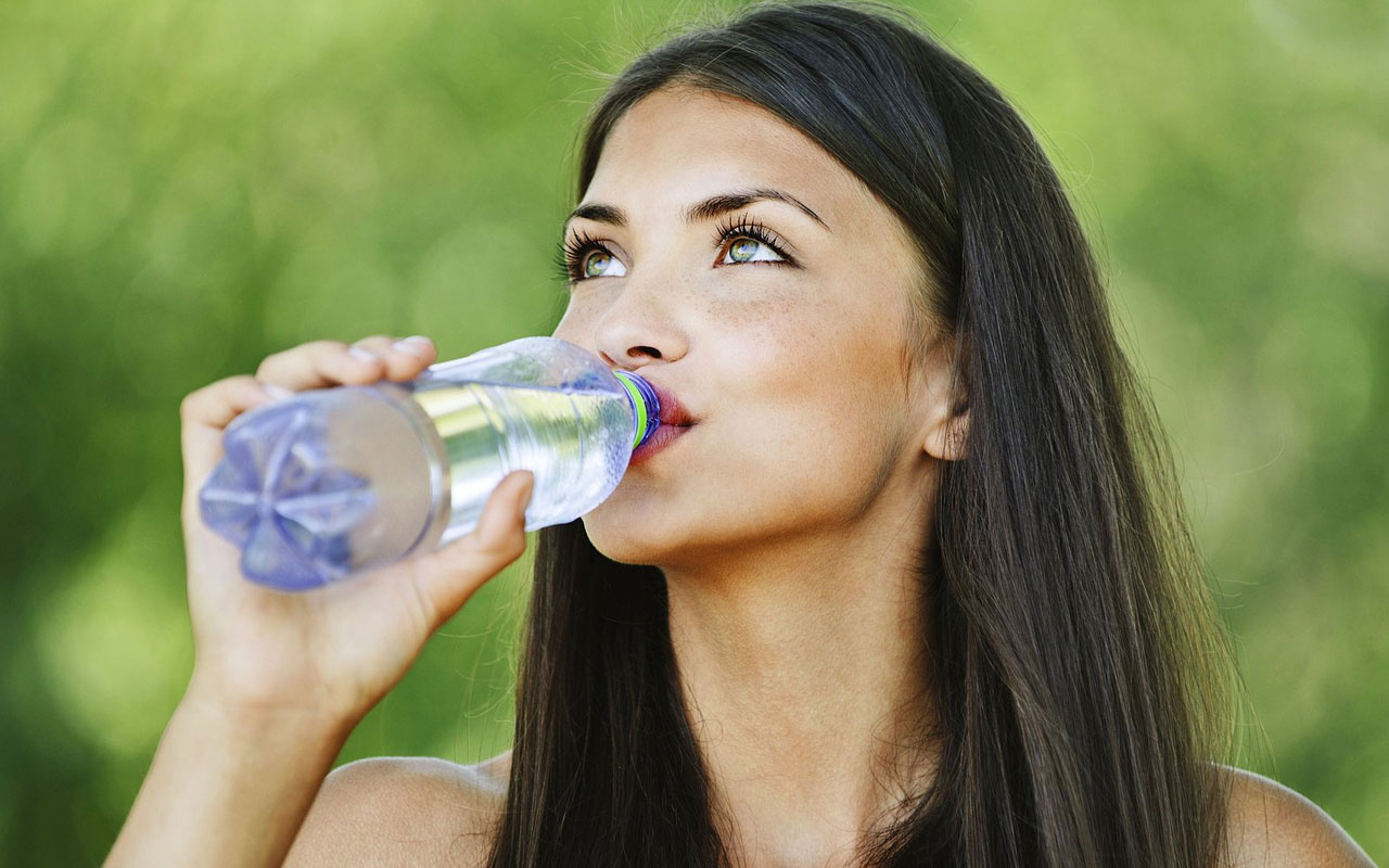 İşte sinirleri yatıştıran rahatlatıcı içecekler su içenler daha az depresif!