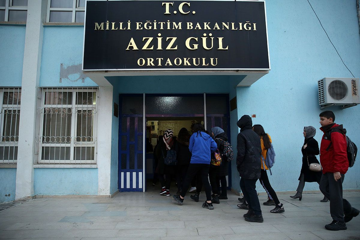 Elazığ'da 3 hafta gecikmeyle ilk ders zili çaldı 515 okulda ders başı yapıldı