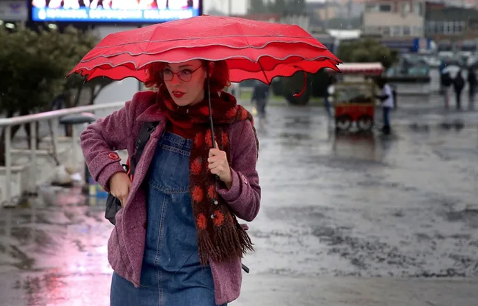 Lodos İstanbul'a kuvvetli yağış getirecek! Meteoroloji'den son dakika uyarılar