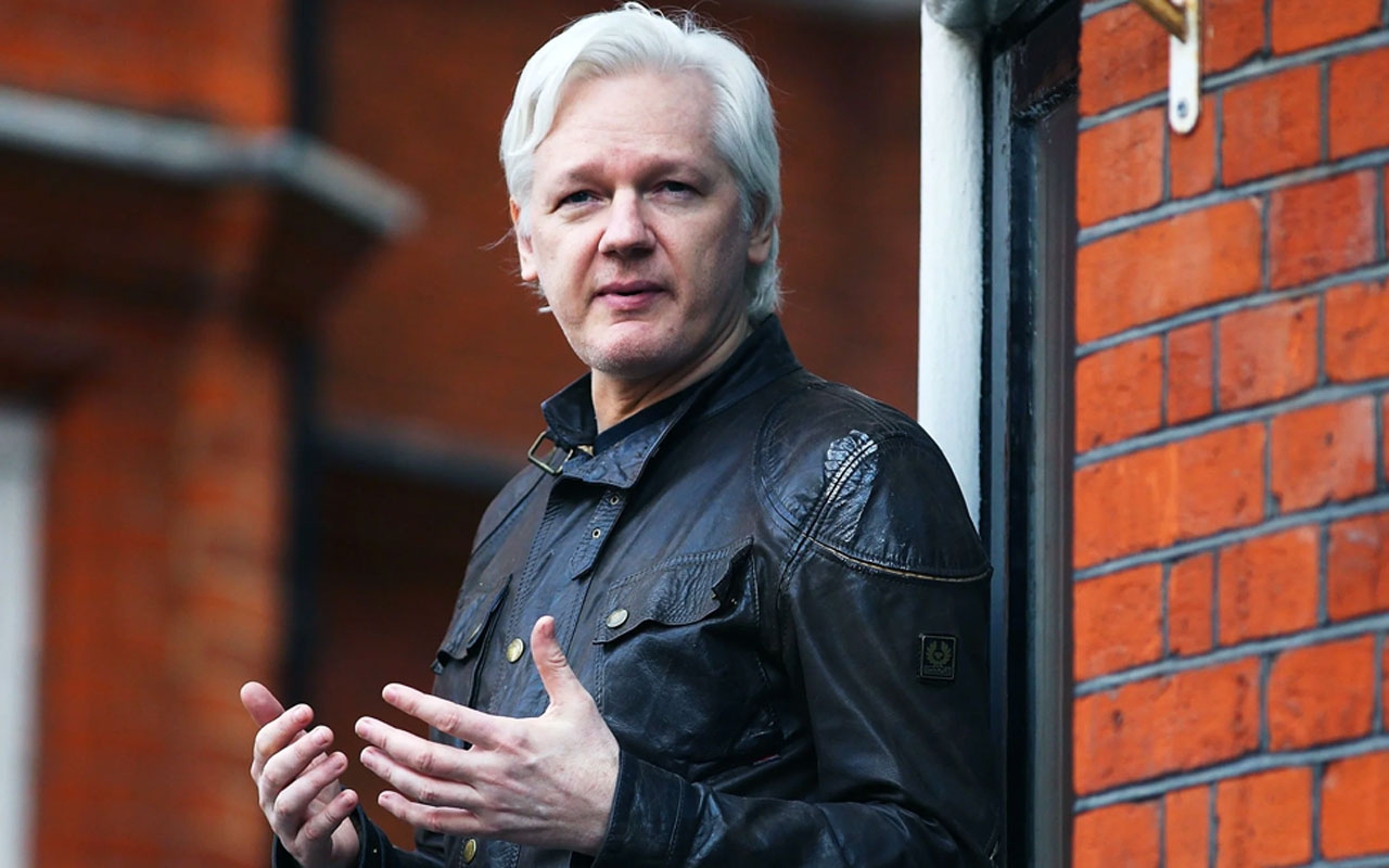 Wikileaks kurucusu Assange'ın ABD'ye iade davası! Hakim karşısına çıktı