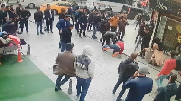 İstanbul'da silahlı İranlı gaspçılara meydan dayağı polis kurtardı